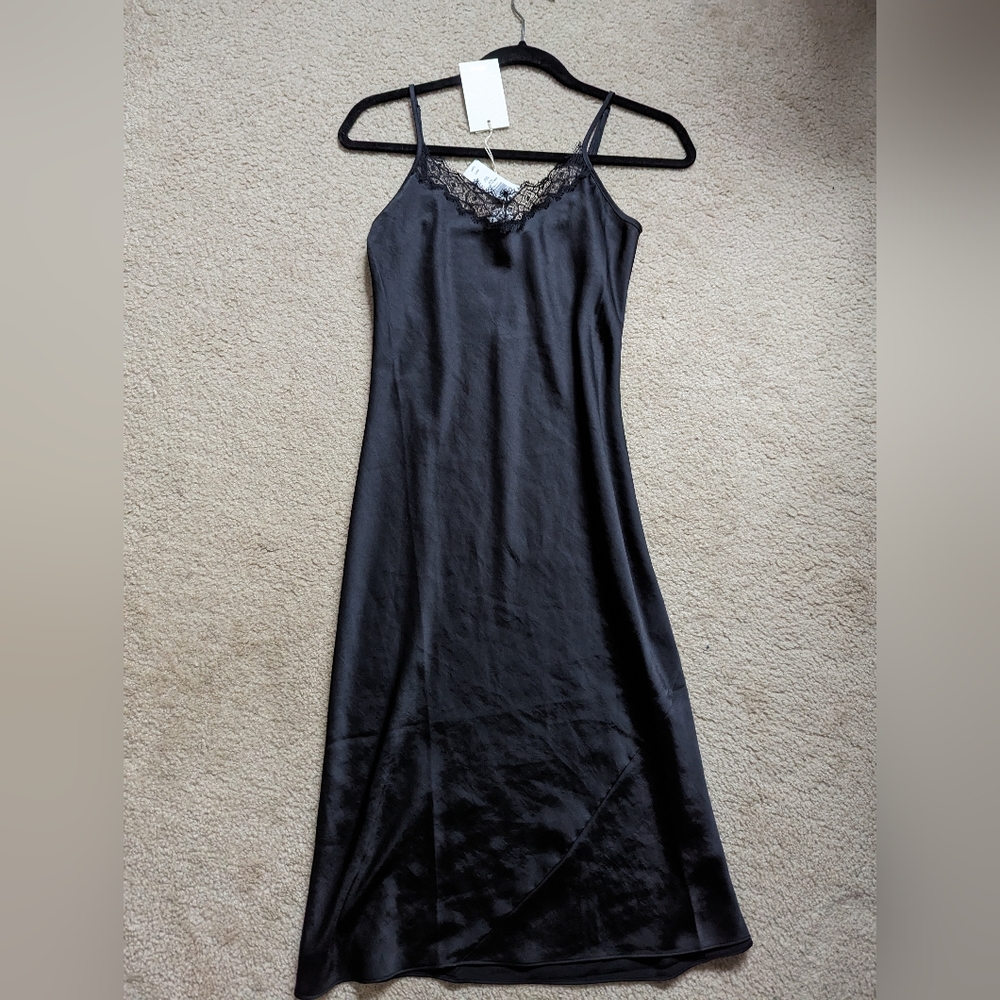 Aritzia Wilfred lace slip dress